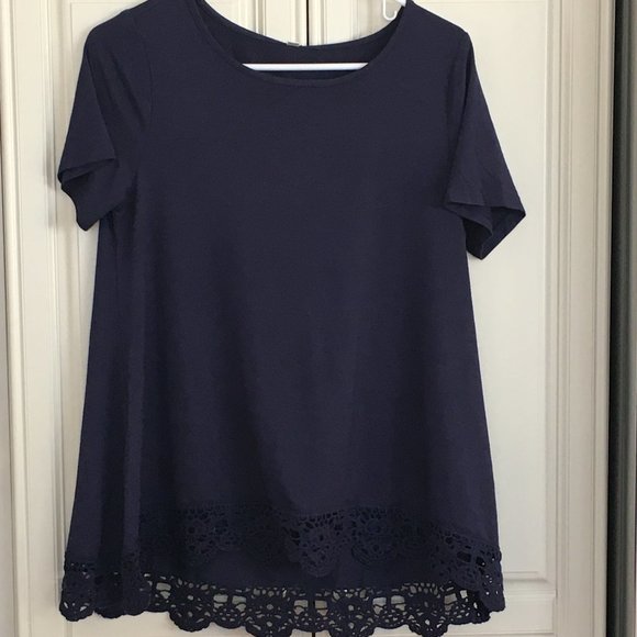 NWT Short sleeved tunic tee with decorative hem - Picture 1 of 4